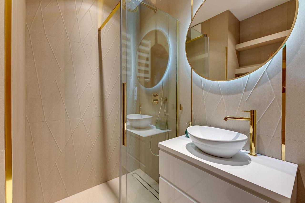 Granaria Deluxe & Riverside By Downtown Apartments Gdansk Bagian luar foto